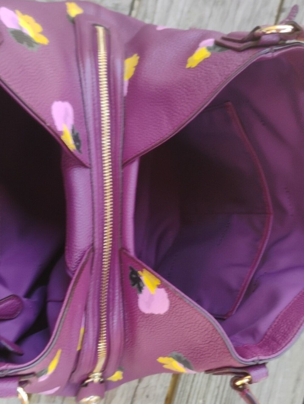 Coach Plum Floral Pebbled Leather Shoulder Bag 3 Comparr. Twist Lock Zip Closure - Picture 10 of 13